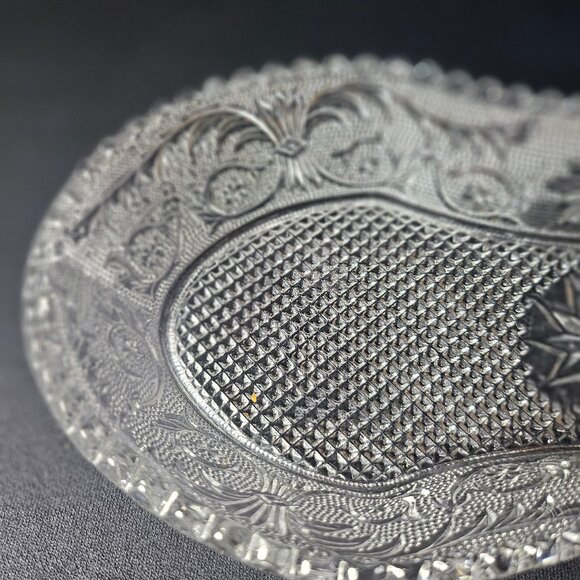 Vintage Duncan & Miller Sandwich Pattern Pressed Glass Peanut Shaped Celery Tray - Picture 6 of 12